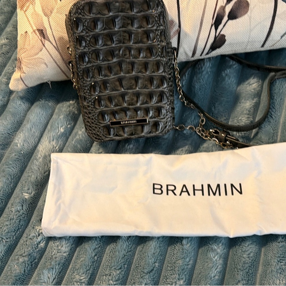 Brahmin Hunter Green Croc-Embossed Chain Crossbody - Picture 4 of 9